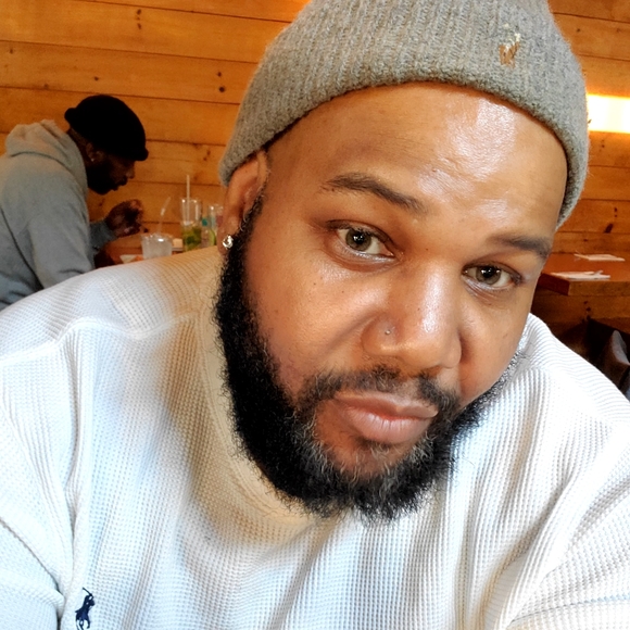 Meet your Posher, Shawn - Picture 2 of 8